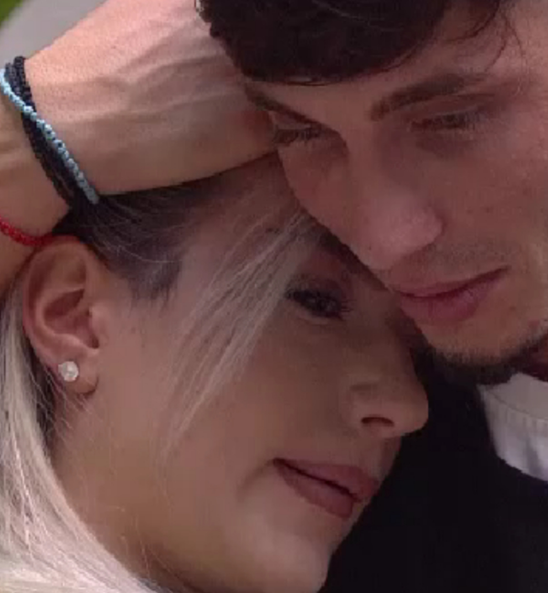 Naomi, în lacrimi în brațele lui Dorobanțu. Concurenta i-a făcut o mărturisire neașteptată: