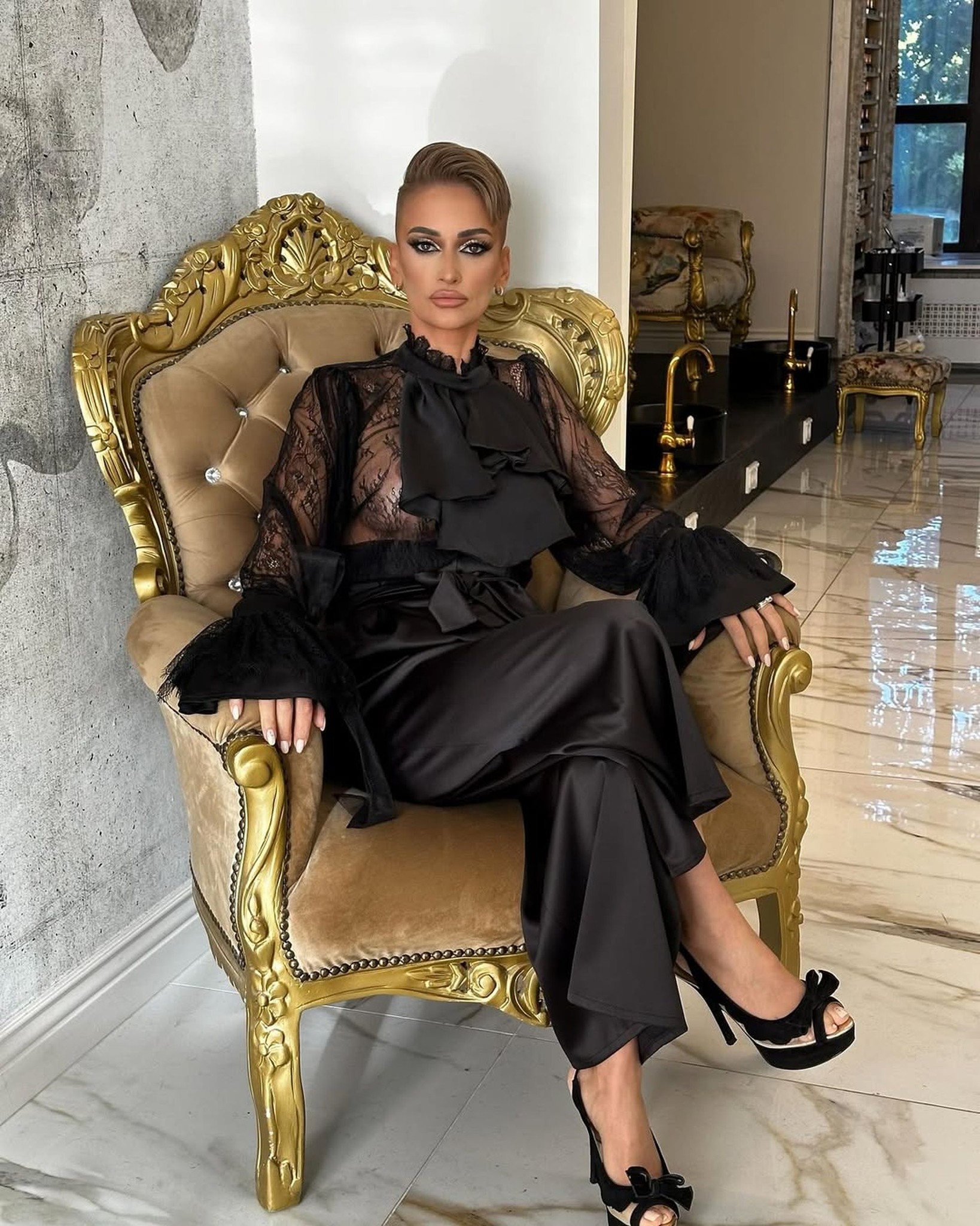 Momente de groază pentru Gabriela Lucuțar: fiica ei a ajuns pe masa de operație după o provocare periculoasă de pe TikTok.