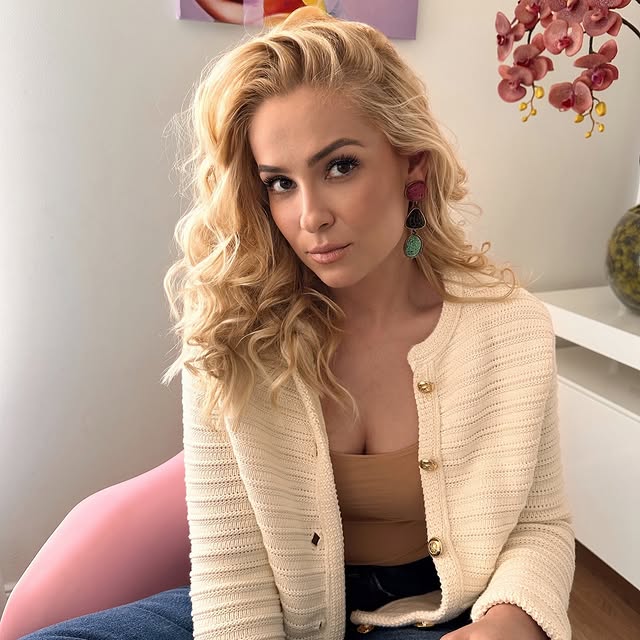 Elena Vîșcu are un nou iubit, la mai bine de un an și jumătate de la divorțul de CRBL: