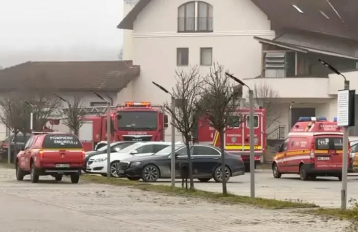 Tavanul piscinei interioare a unui hotel din Sibiu s-a prăbușit peste…
