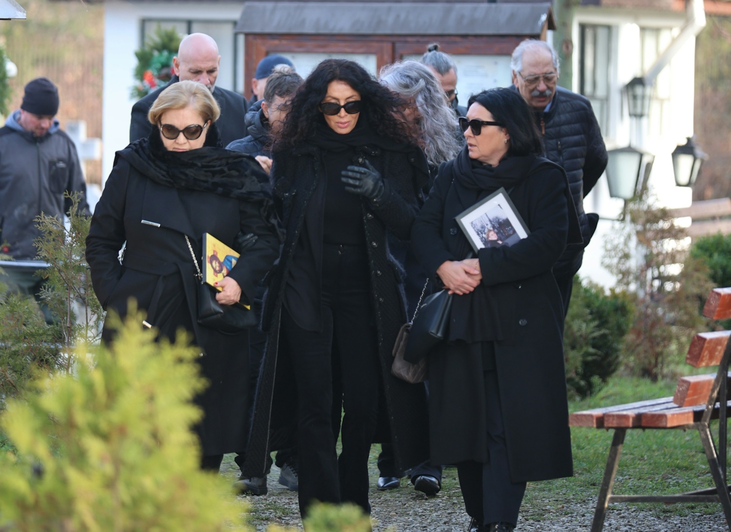 De ce Ayan nu a putut fi alături de mama lui în cea mai grea zi?