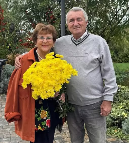 Adela Popescu, marcată de certurile părinților: „Sunt singurele amintiri care încă mă dor”