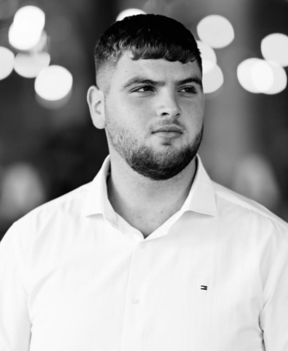 Vlăduț, un tânăr de doar 18 ani, elev în clasa a XII-a și cunoscut pentru firea sa blândă, a fost găsit fără suflare în propria locuință: