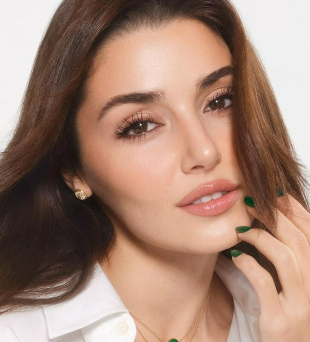 Hande Erçel iubește din nou! „E o situație foarte nouă…” Cine este bărbatul care i-a cucerit inima uneia dintre cele mai îndrăgite actrițe din Turcia