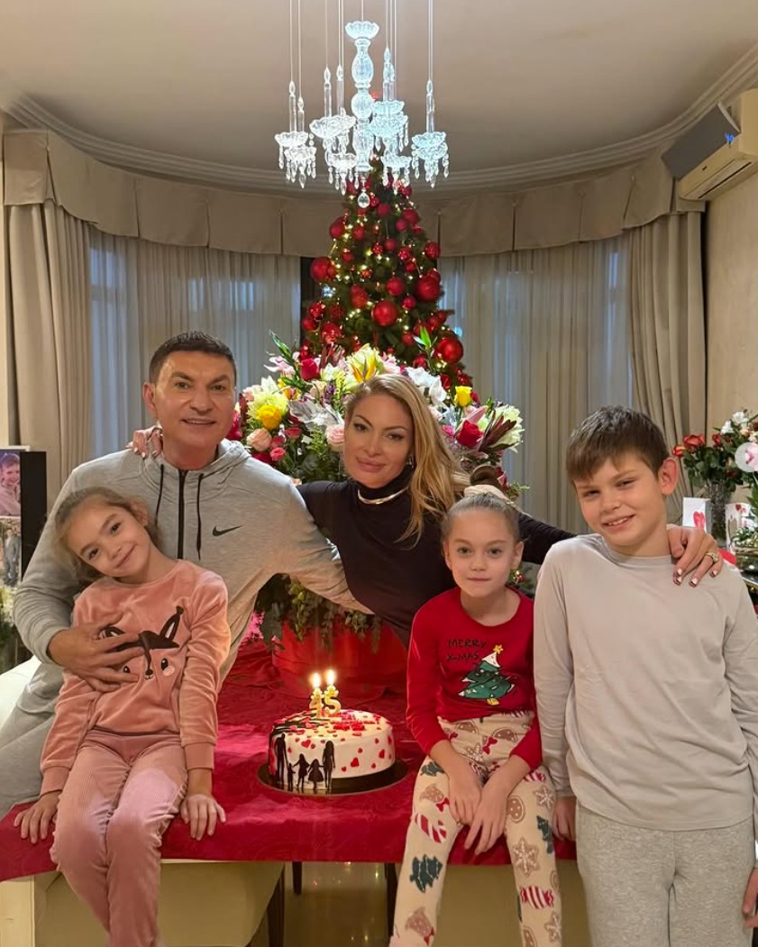 Cum și-au decorat vedetele brazii de Crăciun: