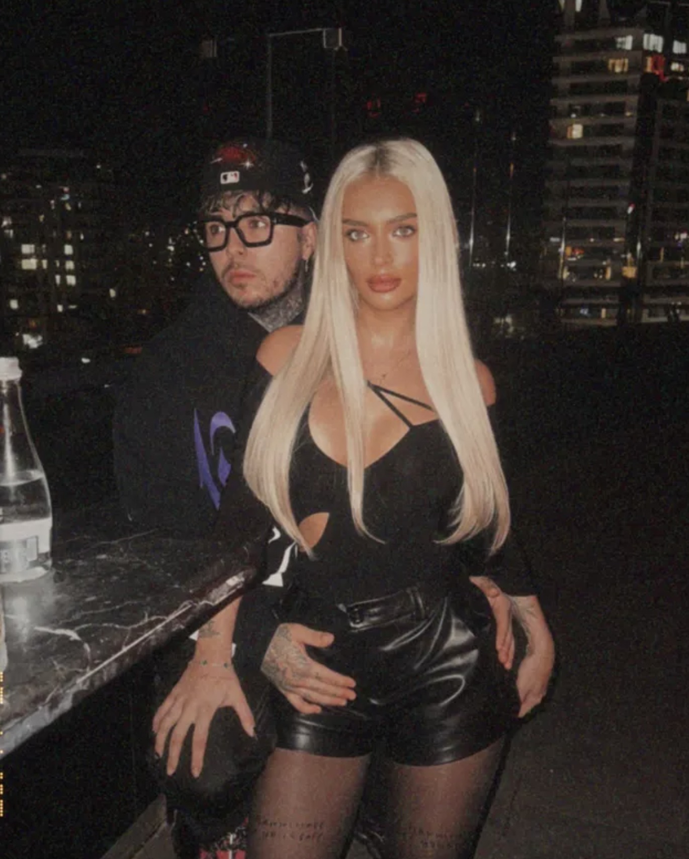 Nu se mai ascund! Lino Golden și-a prezentat în sfârșit iubita misterioasă. Blondina focoasă pe care artistul a ținut-o luni întregi departe de ochii publicului