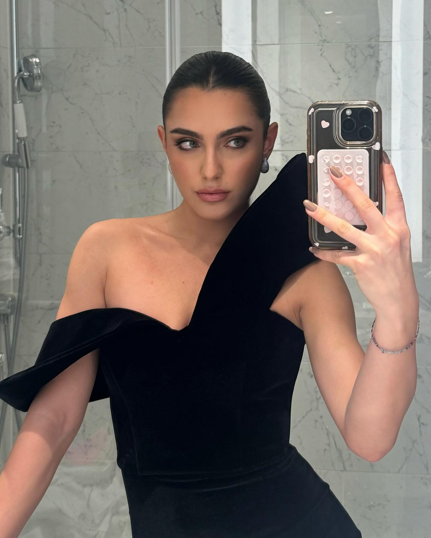 Ce problemă de sănătate are Alexia Eram. Influencerița nu are liniște nici în somn: