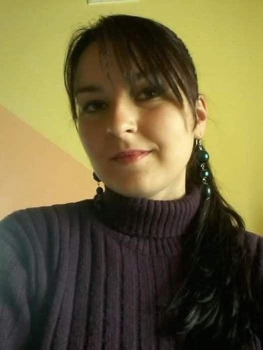 Toți din sat credeau că tractoristul și-a distrus logodnica… până când adevărul, ascuns 15 ani, a ieșit la lumină: