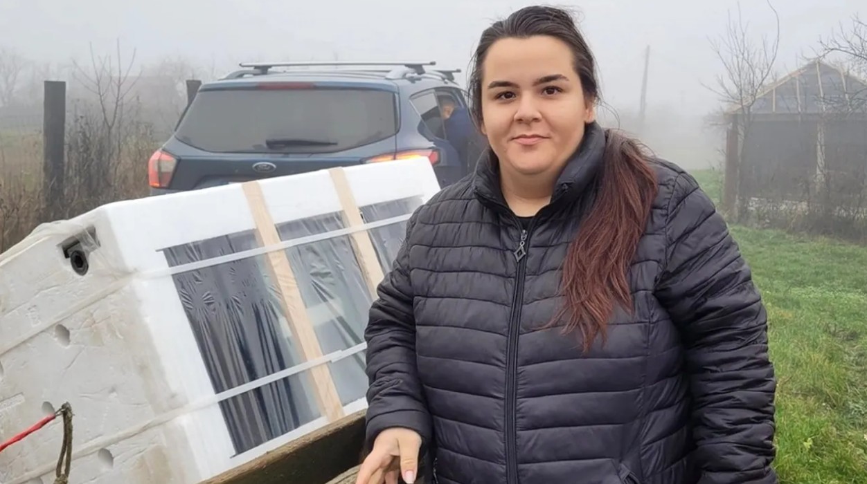 Poveste impresionantă la Iași: o tânără gătește zilnic sute de porții de mâncare pentru copii și bătrâni. Ce a determinat-o pe Grațiela să își dedice viața celor vulnerabili