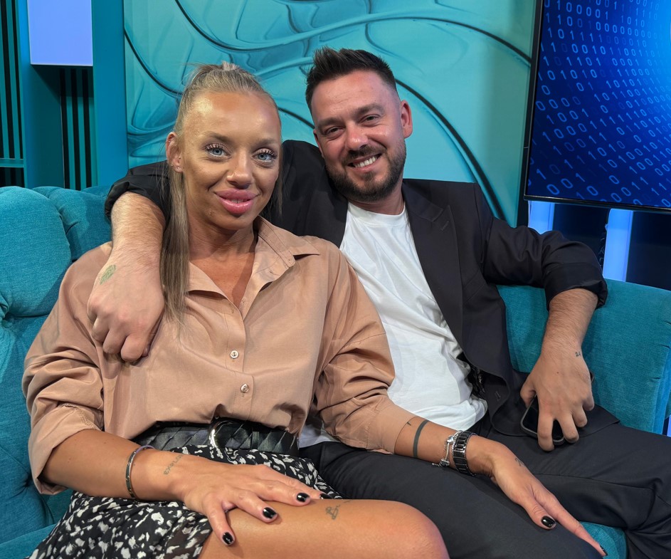 Ionuț și Larisa de la „Casa Iubirii”, pregătiți de nuntă! Cerere în căsătorie spectaculoasă, chiar în avion: „A zis DA!”