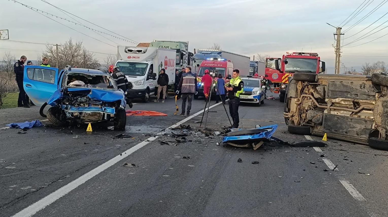 Trei persoane au ajuns la spital după un incident rutier provocat de o șoferiță de 78 de ani, la Cluj: