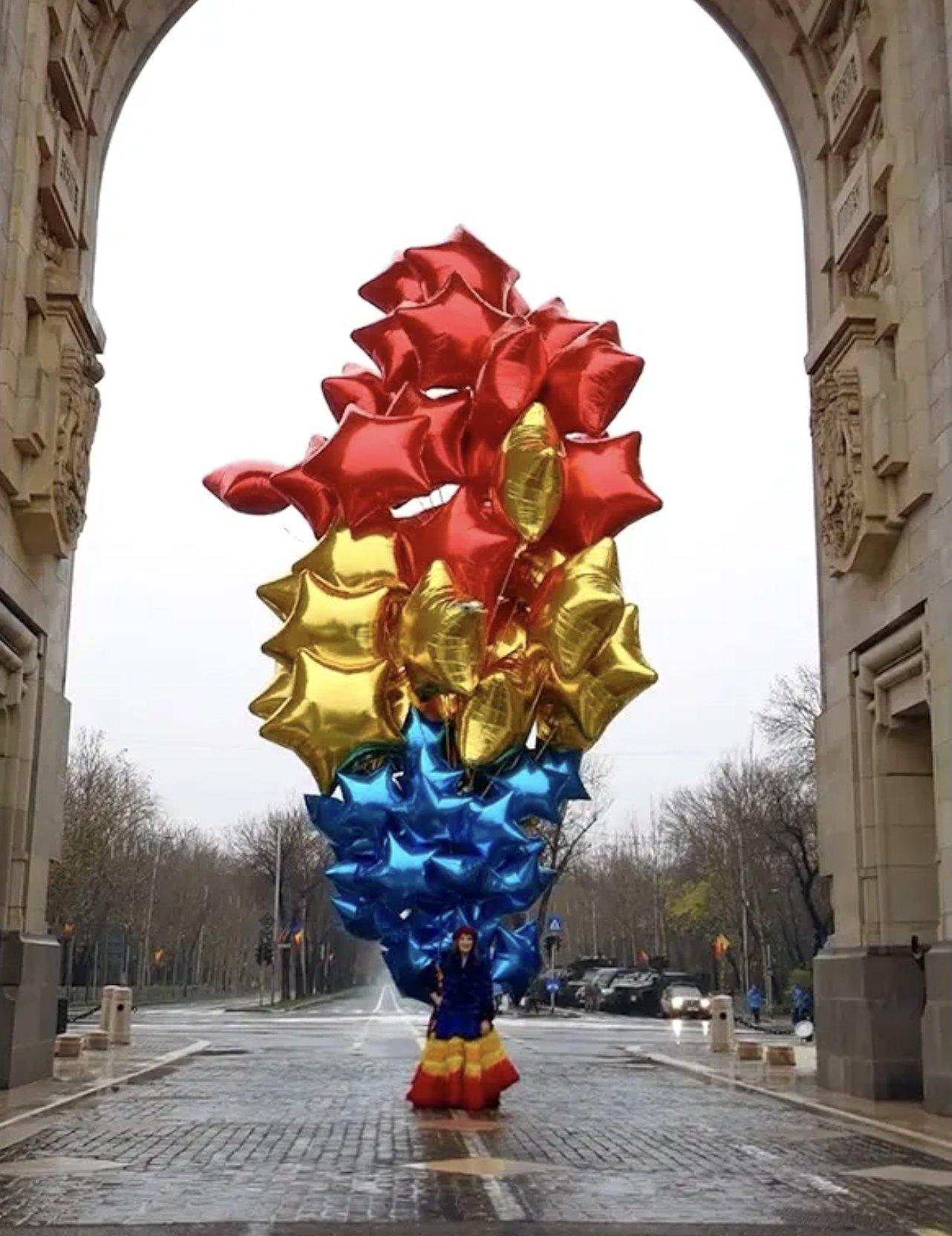 Cum a apărut Viorica, moldoveanca din Chișinău, la parada de 1 Decembrie. Toate privirile s-au întors către ea