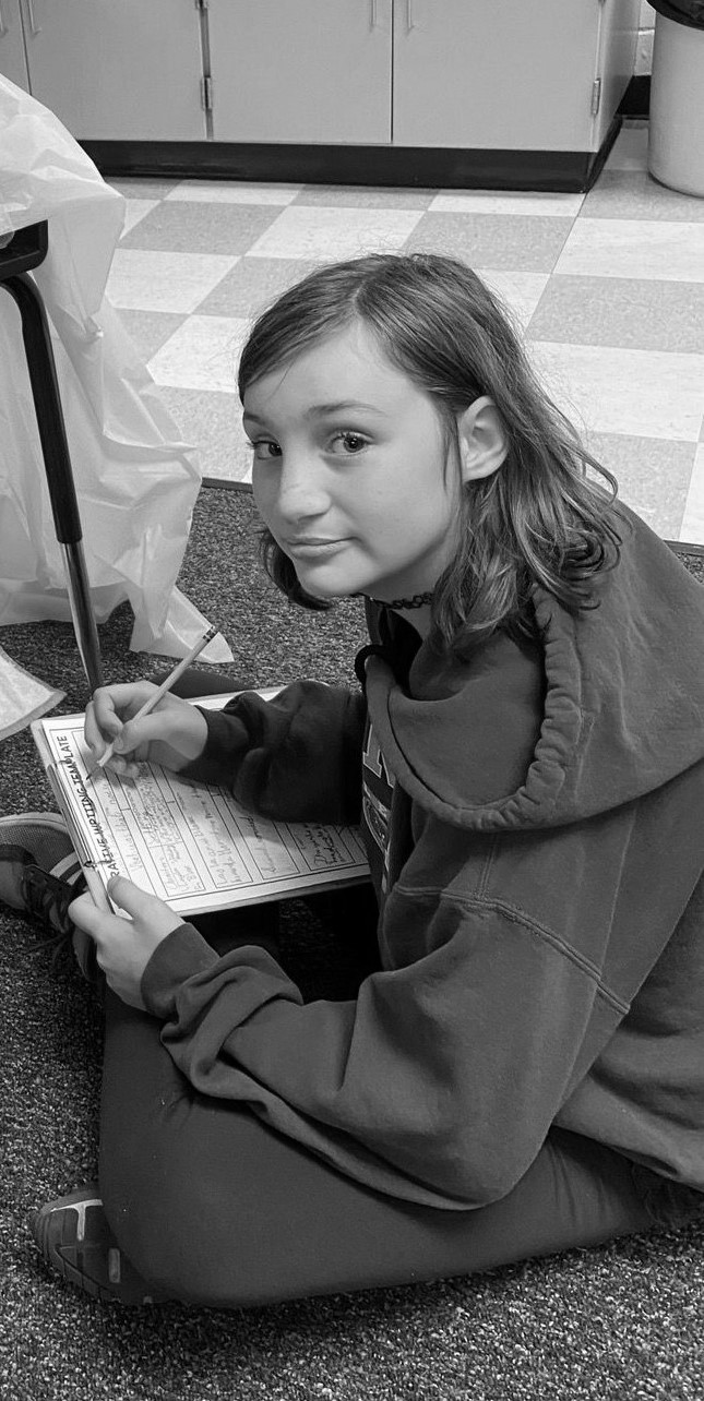 O adolescentă de 14 ani, găsită fără viață în pădure: