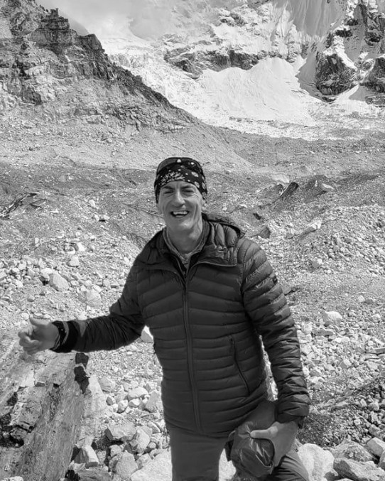 „Drum lin, prietene!” Cine a fost Marius, alpinistul român de 57 de ani care și-a găsit sfârșitul pe muntele pe care îl iubea: