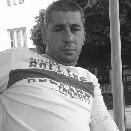 Un bărbat, tată a trei copii, și-a pierdut viața după un conflict izbucnit pe stradă: