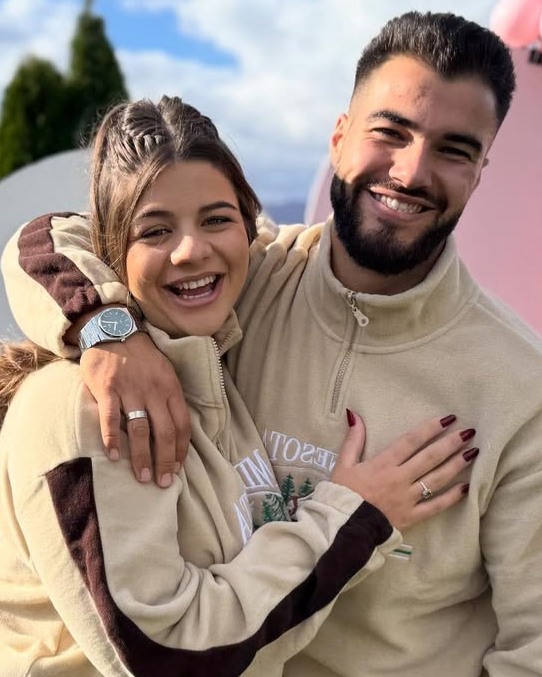 Prima imagine cu chipul băiețelului lui Iancu și al Denisei Sterp! Micuțul a topit inimile internauților