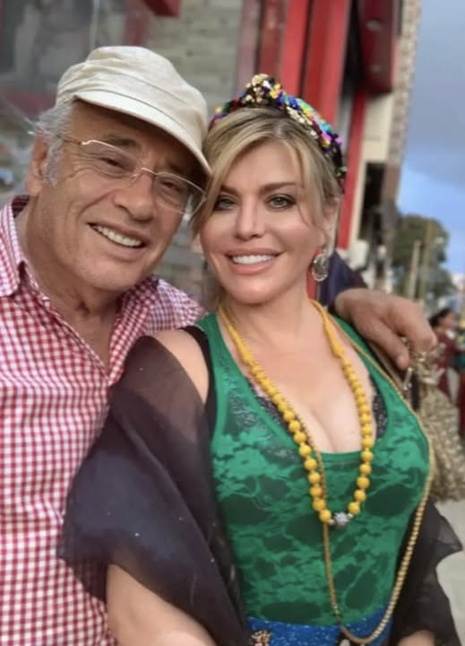 Doliu la final de an pentru Loredana Groza. Artista își plânge tatăl, pe Vasile Groza, dispărut după o lungă suferință