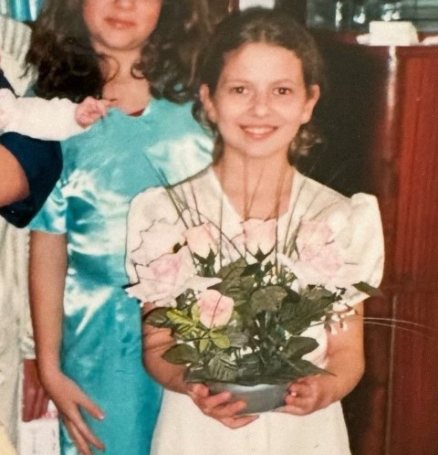 O recunoști? Copila din imagine este astăzi una dintre cele mai apreciate cântărețe ale momentului