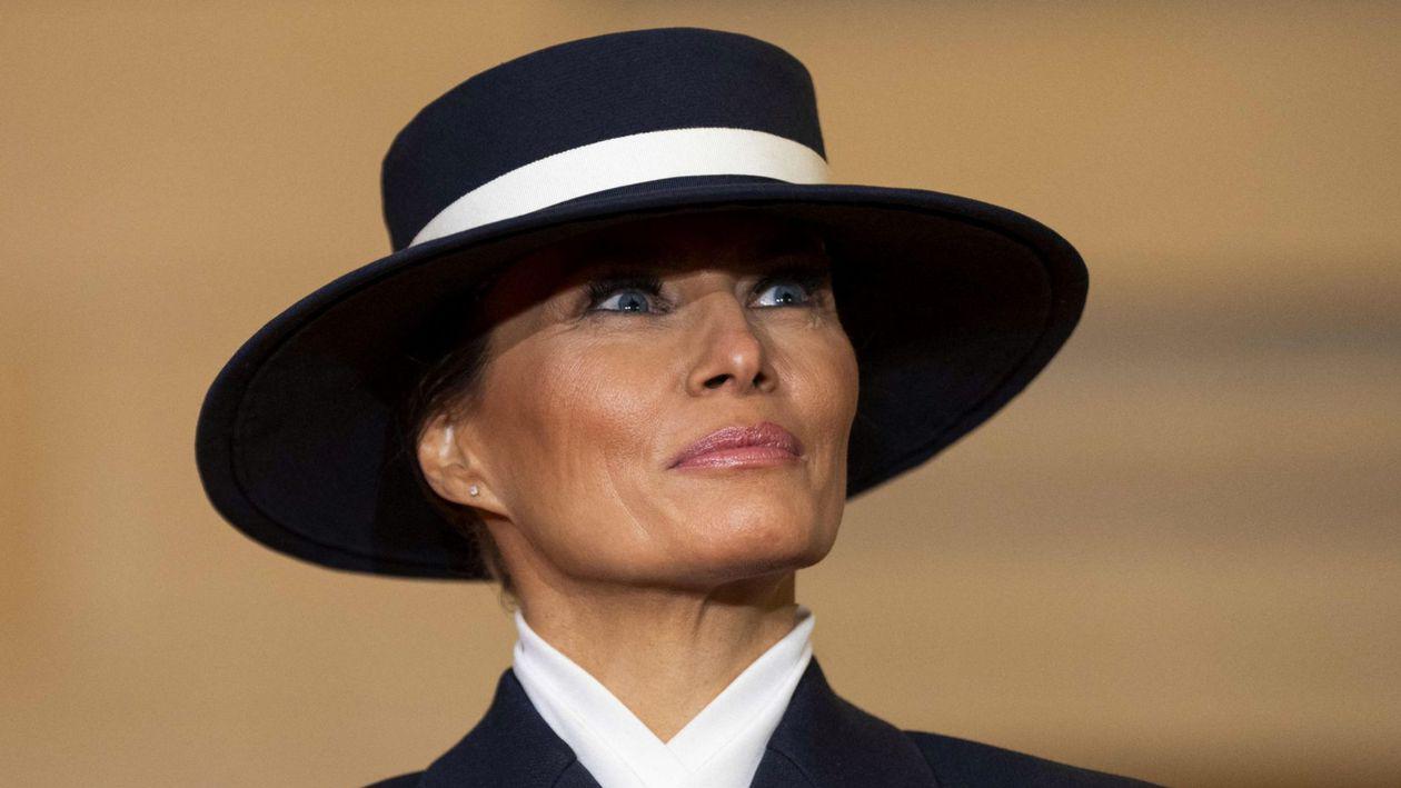Melania Trump a strălucit la petrecerea de Anul Nou de la Mar-a-Lago. Cât a costat rochia spectaculoasă purtată de Prima Doamnă