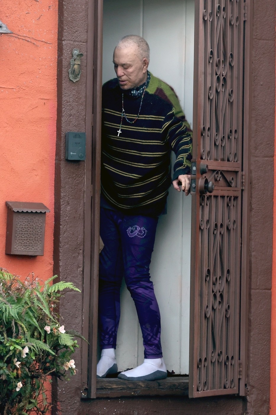 Apariție greu de privit cu celebrul actor iubit de milioane de români