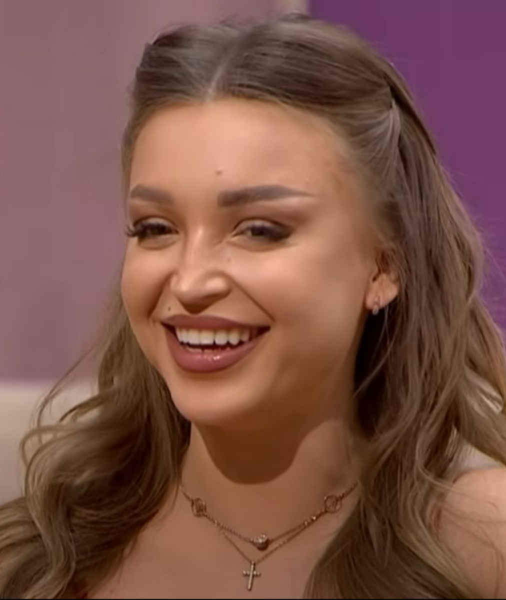 Cum arăta Veronica de la „Casa iubirii” înainte de intervențiile estetice. Imaginea care a stârnit curiozitatea fanilor