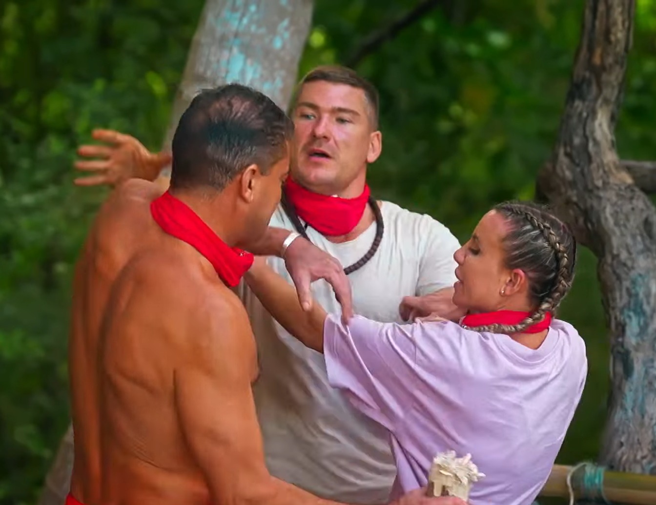 Călin Donca, în pericol de descalificare? Scandal violent cu Cristi Boureanu: „Mi-ai stricat casa!”