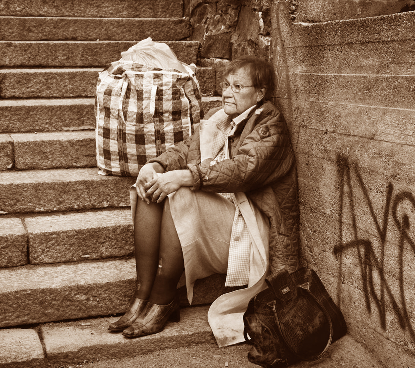 De nerecunoscut pe stradă! Femeia care a condus o țară întreagă, surprinsă într-o ipostază neașteptată