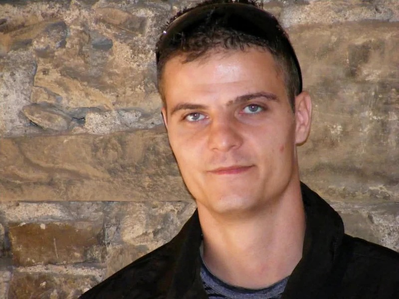 El este Lucian, bărbatul care a murit în autobuzul din Sibiu. Aproximativ 50 de călători l-au privit indiferenți