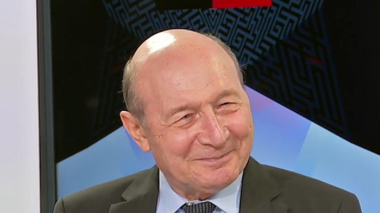 Traian Băsescu susține că PSD doar „joacă teatru” când amenință cu ieșirea de la guvernare. Argumentele sale
