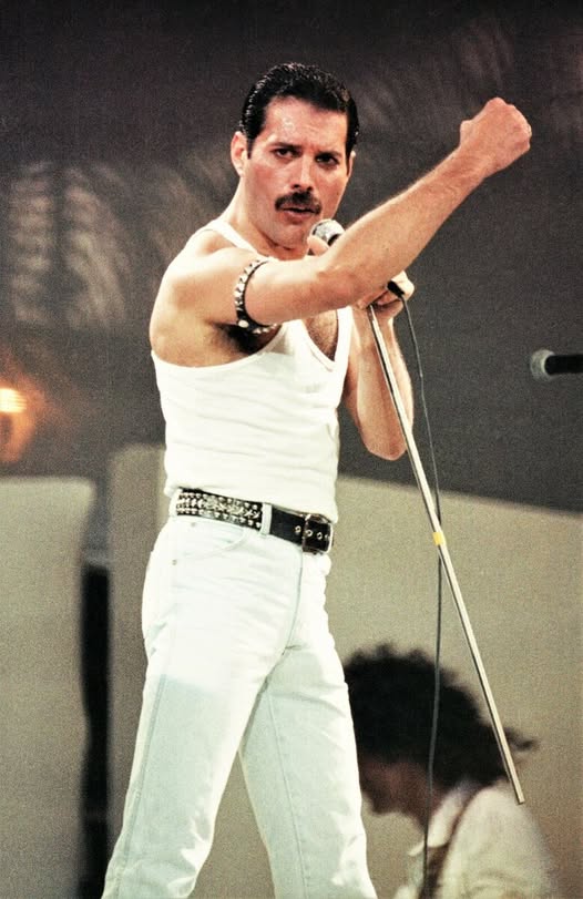 A decedat fiica secretă a lui Freddie Mercury. Cine a fost „Bibi” și lupta tăcută cu o boală rară