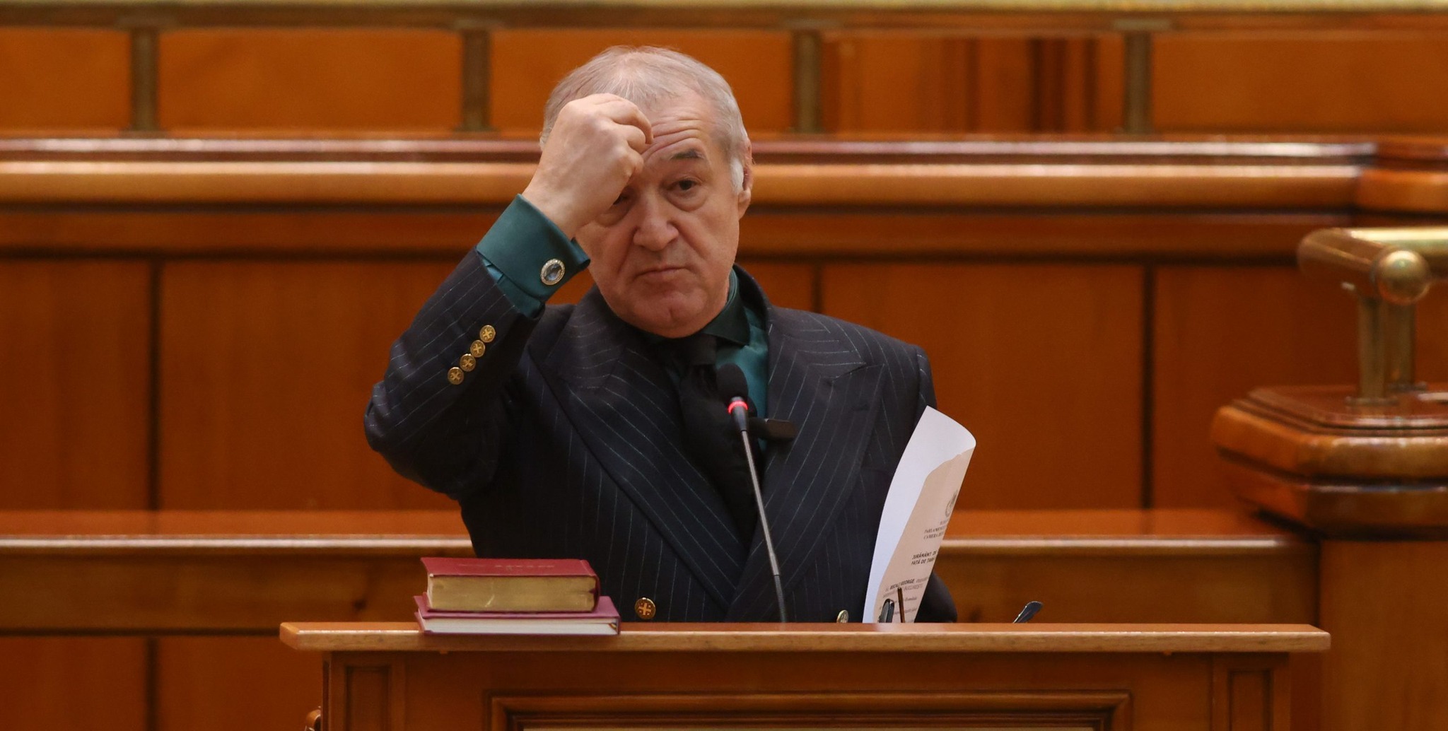 Ce sume impresionante a donat Gigi Becali la Muntele Athos