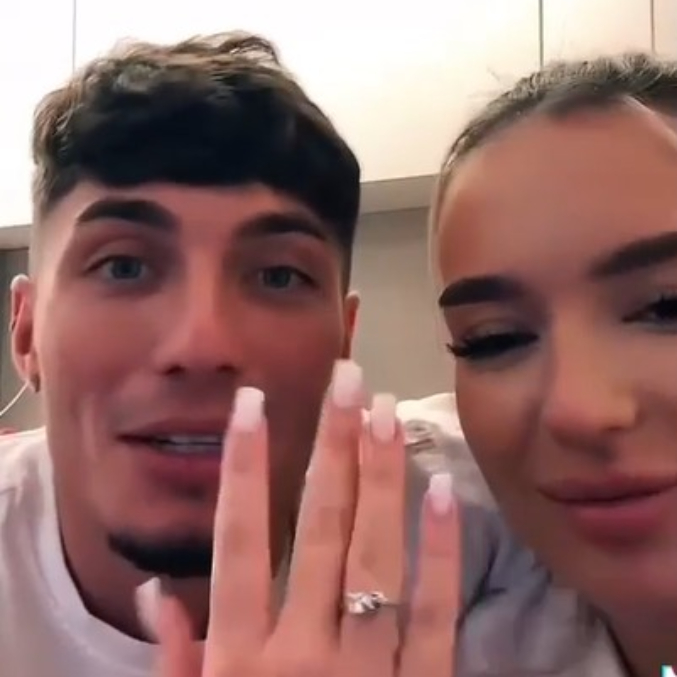 Naomi și Dorobanțu, anunț surpriză în direct! Discuții despre copil și o cerere în căsătorie neașteptată: