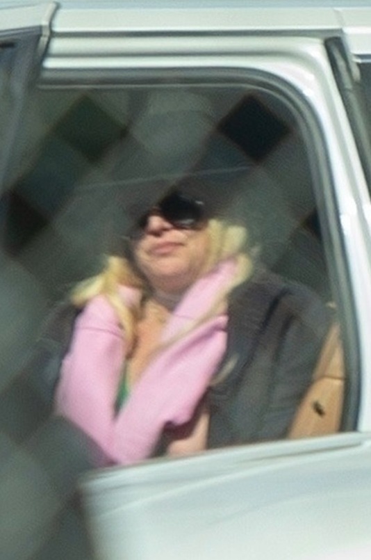 Cândva idolul a milioane de fani, acum de nerecunoscut. Retrasă din lumina reflectoarelor, vedeta a rupt legătura cu lumea!