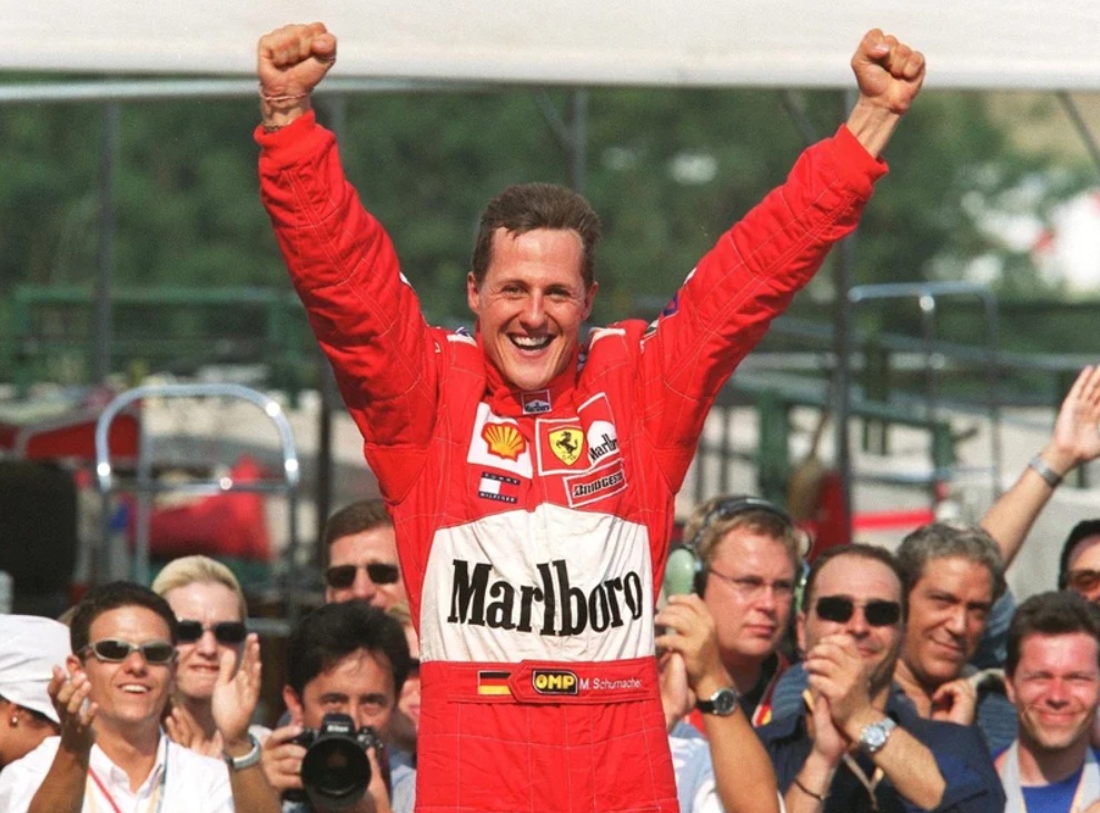 Vești încurajatoare despre Michael Schumacher. Legendarul pilot nu mai este complet imobilizat