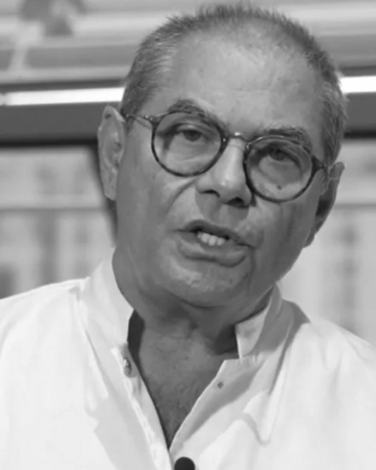 Doliu în medicina românească. Medicul Nicolae Poiană, omul care a ajutat peste nouă mii de copii să vină pe lume, s-a stins din viață