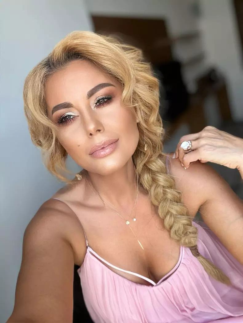 Iubitul mai tânăr al Emiliei Ghinescu rupe tăcerea. Prima reacție oficială despre presupusa relație