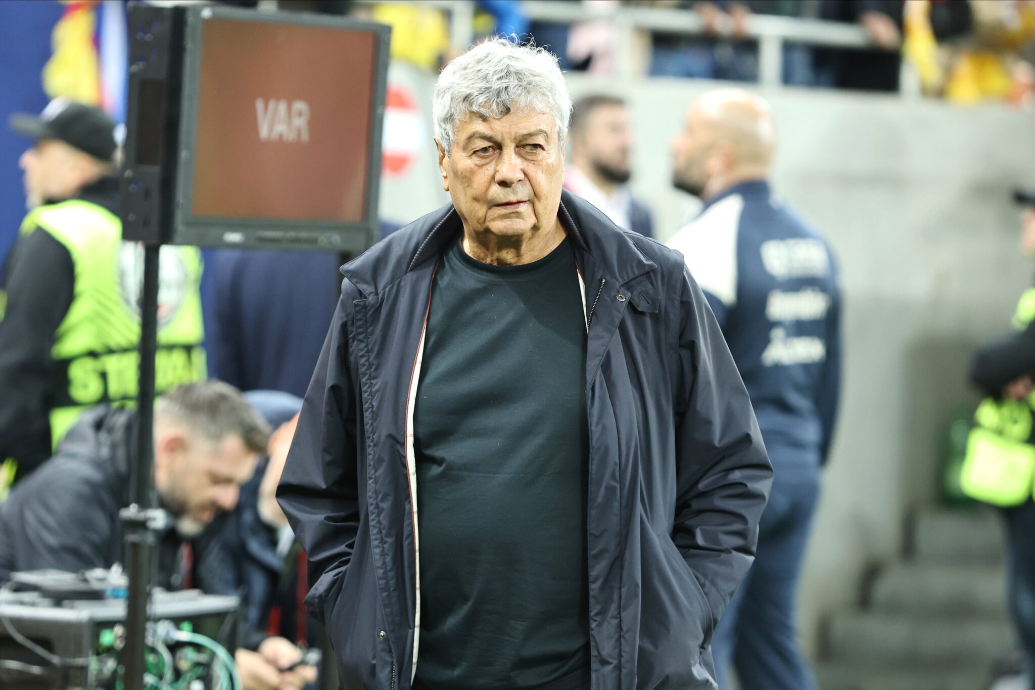 Ce mesaj a transmis Mircea Lucescu din spital. Selecționerul României explică tot