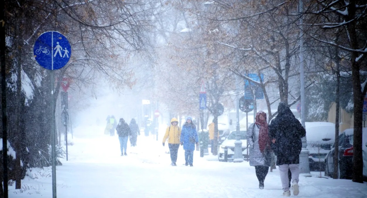 Alerte meteo în lanț, emise de Administrația Națională de Meteorologie! România intră sub influența unui val sever de frig și ninsori