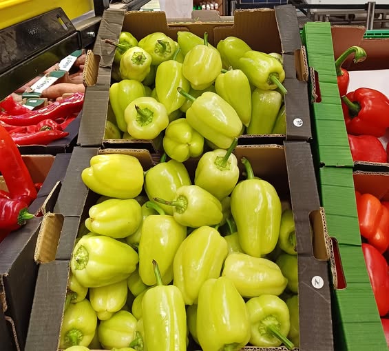 Cât a ajuns să coste un kilogram de ardei gras Bianca în supermarketuri. Mulți clienți au crezut că este o greșeală