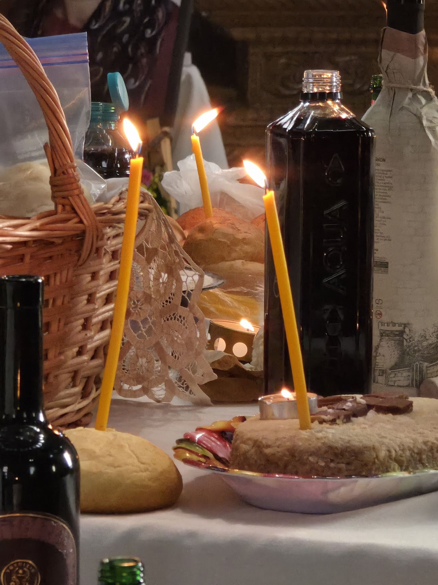 Zi de pomenire pe 14 februarie! Ce se pune în pachetele pentru Moșii de iarnă: