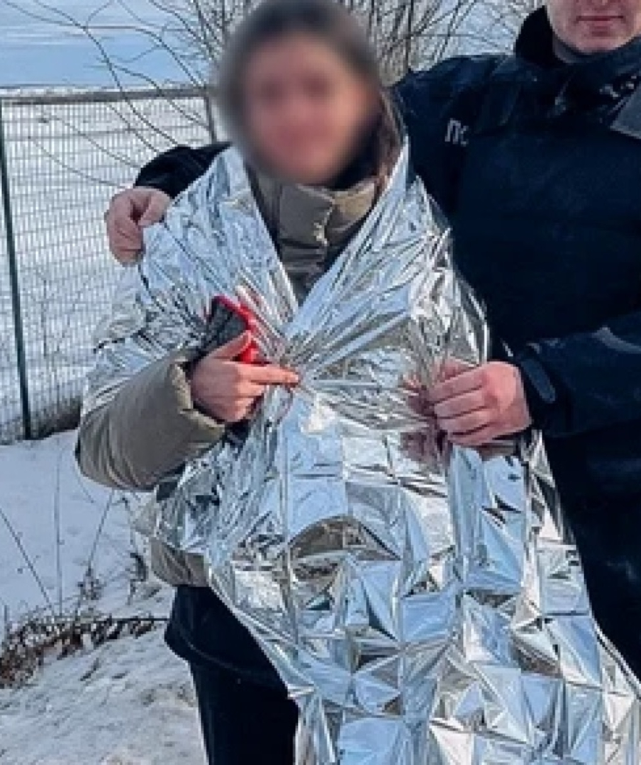 Copilă de 13 ani, răpită de pe stradă și ținută captivă! Ultimul mesaj trimis înainte ca răpitorul să-i ia telefonul a îngrozit familia: