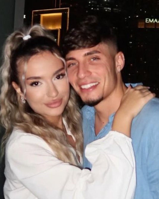 Momente neașteptate pentru Dorobanțu și Naomi la revenirea în țară. Ce au pățit pe aeroport: