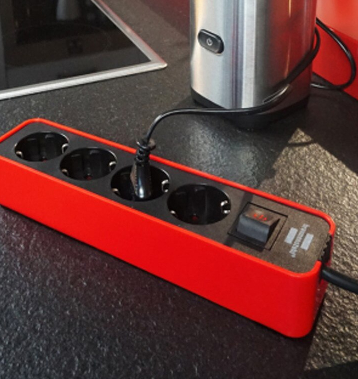 Electrocasnicul din bucătărie care poate consuma cât 15 frigidere odată. Factura la curent poate crește considerabil: