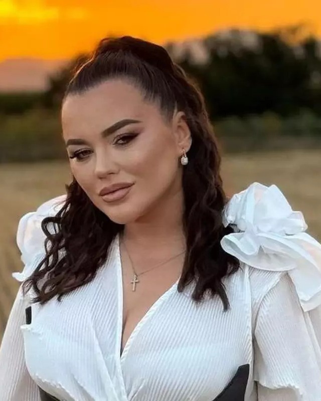 Carmen de la Sălciua, din nou la mormântul tatălui. Mesajul care i-a emoționat pe fani: