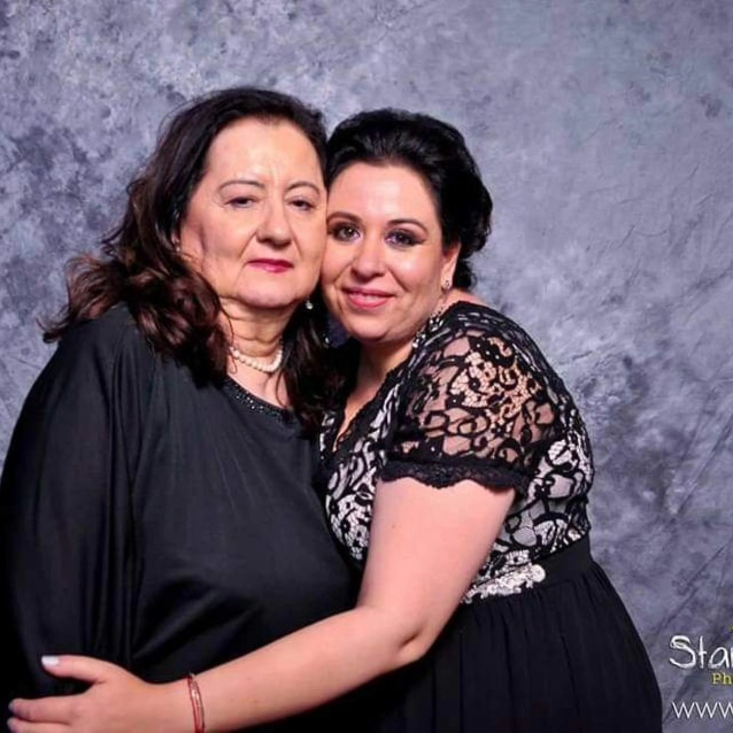 La doi ani de când și-a pierdut mama, Oana Roman a