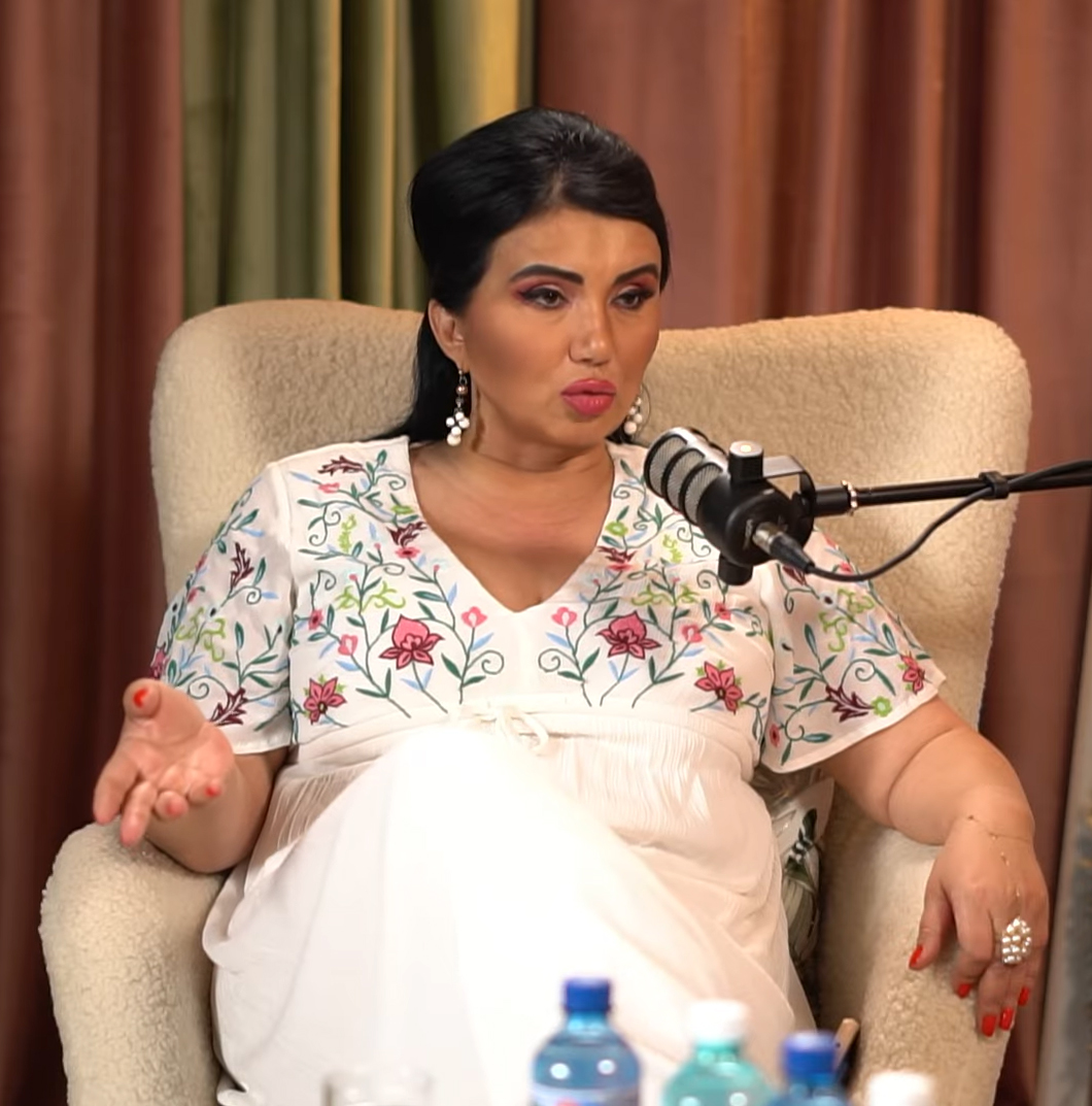 „Era agitație zi și noapte!” Adriana Bahmuțeanu povestește ce a văzut lângă salonul vizat de anchetă. Detalii din seara descinderilor