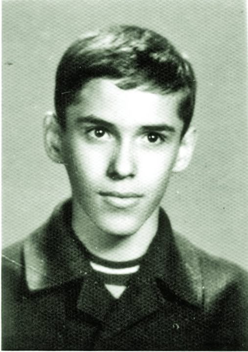 Îl recunoști doar după privire? Din băiețel timid la 14 ani, a ajuns un nume uriaș al României, respectat în toată lumea!