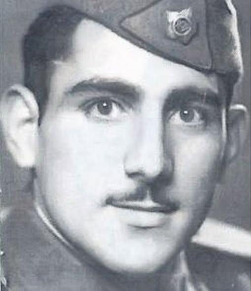 De nerecunoscut în tinerețe! Actorul care spunea că are rădăcini grecești a surprins pe toată lumea!