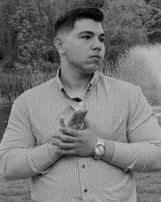 Povestea sfâșietoare a tânărului de 21 de ani găsit în mașină, după ce încerca doar să-și încarce telefonul