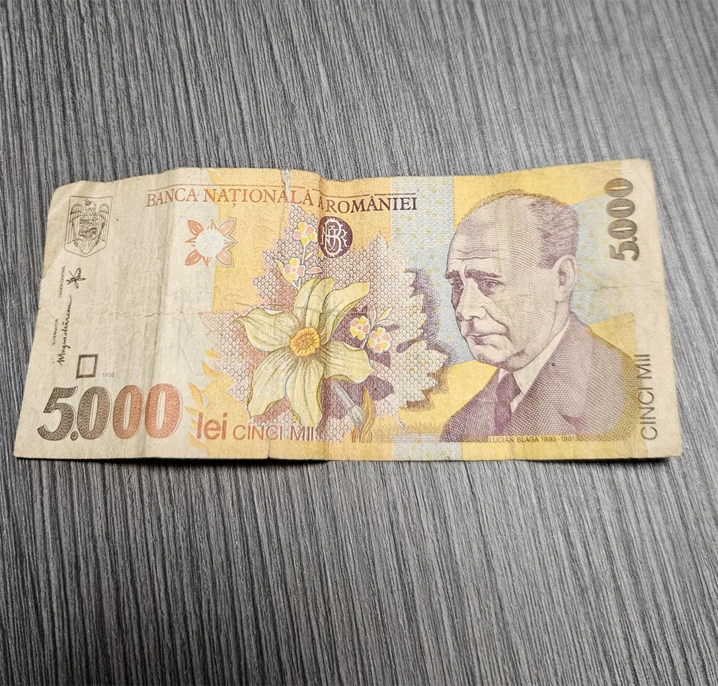 Îți mai amintești bancnota cu Lucian Blaga din anii ’90? Prețul la care se vinde astăzi te va surprinde